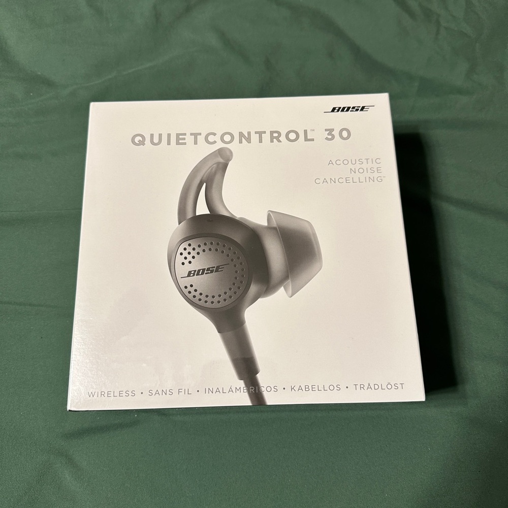 Bose QuietControl 30 Wireless Headphones **NEW**